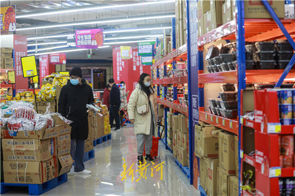 濟(jì)南老商圈煥新生 引進(jìn)網(wǎng)紅品牌折扣倉(cāng)，打造沉浸式購(gòu)物體驗(yàn)